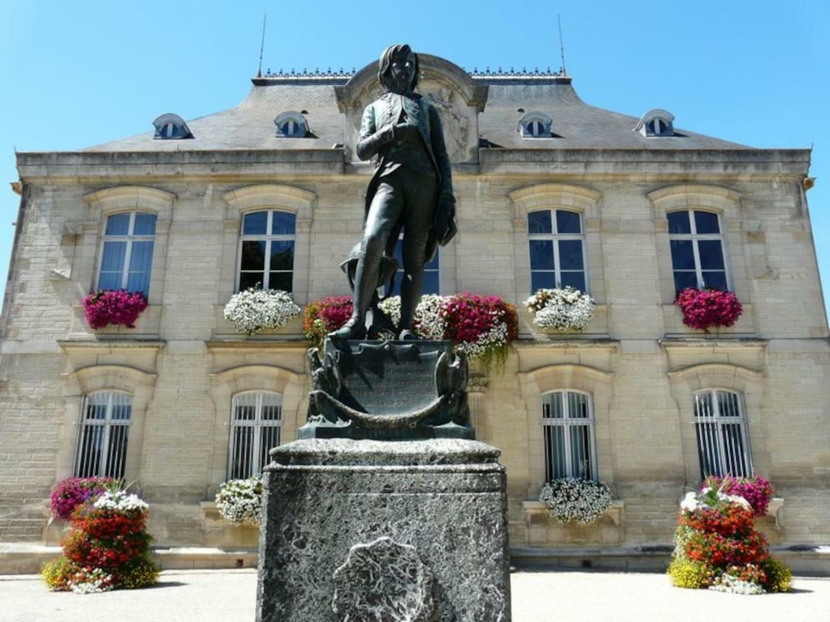 Le Jardin D'Odette Vila Yevres-le-Petit Exterior foto